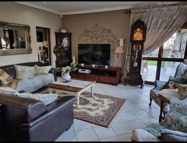 4 BEDROOM HOUSE FOR SALE IN SAFARI GARDENS